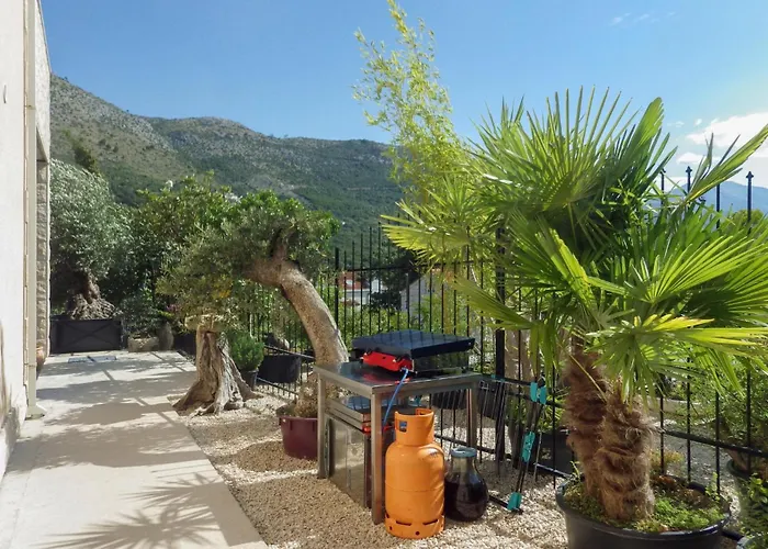 1 Bedroom Beautiful In