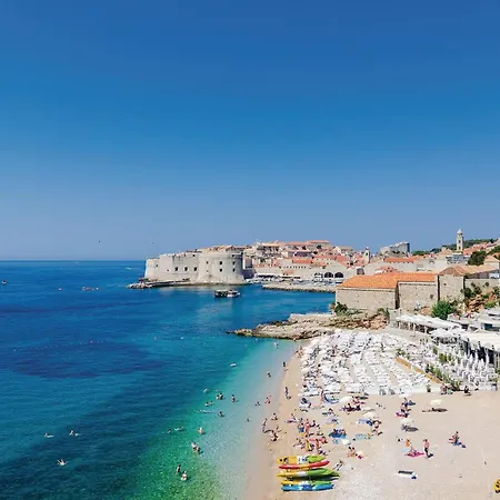 1 Bedroom Beautiful In Appartement Cavtat