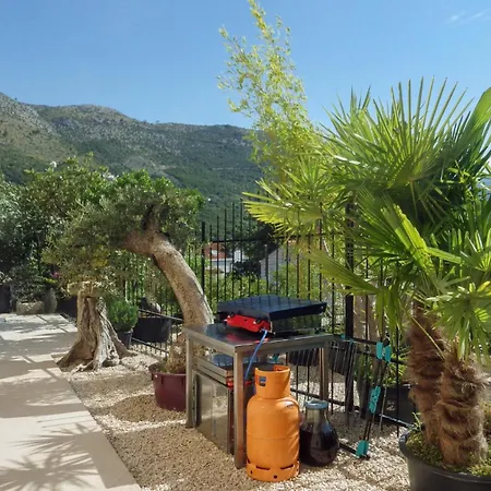 1 Bedroom Beautiful In