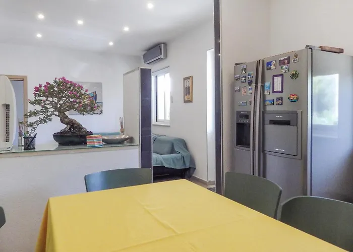 Appartement 1 Bedroom Beautiful In Cavtat