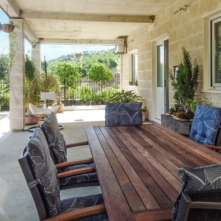 Lovely In With Kitchen Cavtat